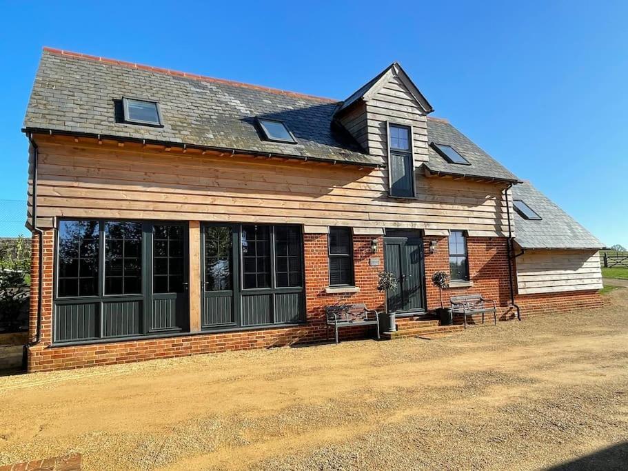 The Carriage House Villa Salisbury Exterior photo